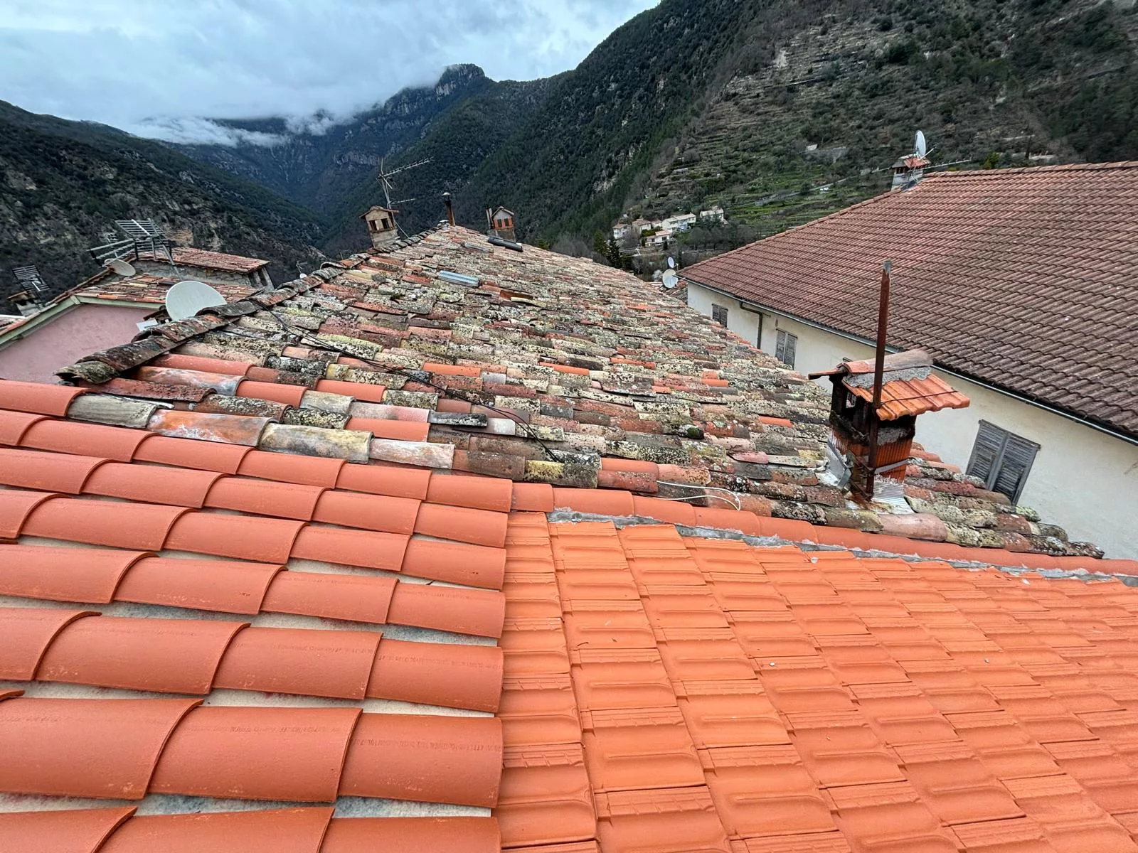 Réfection complète de toiture sur une villa à Cologny